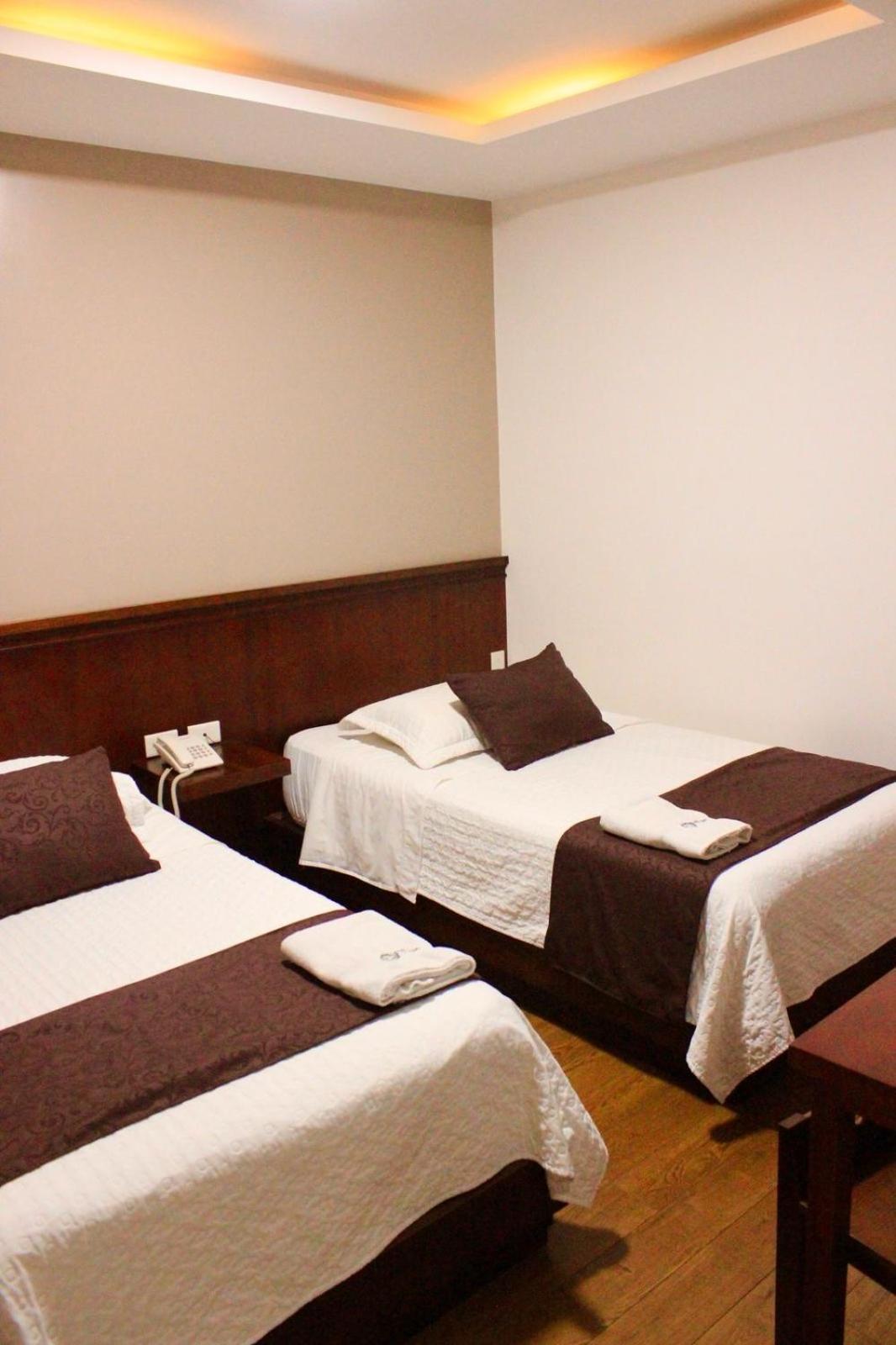 Hostal Camil Loja Exteriör bild